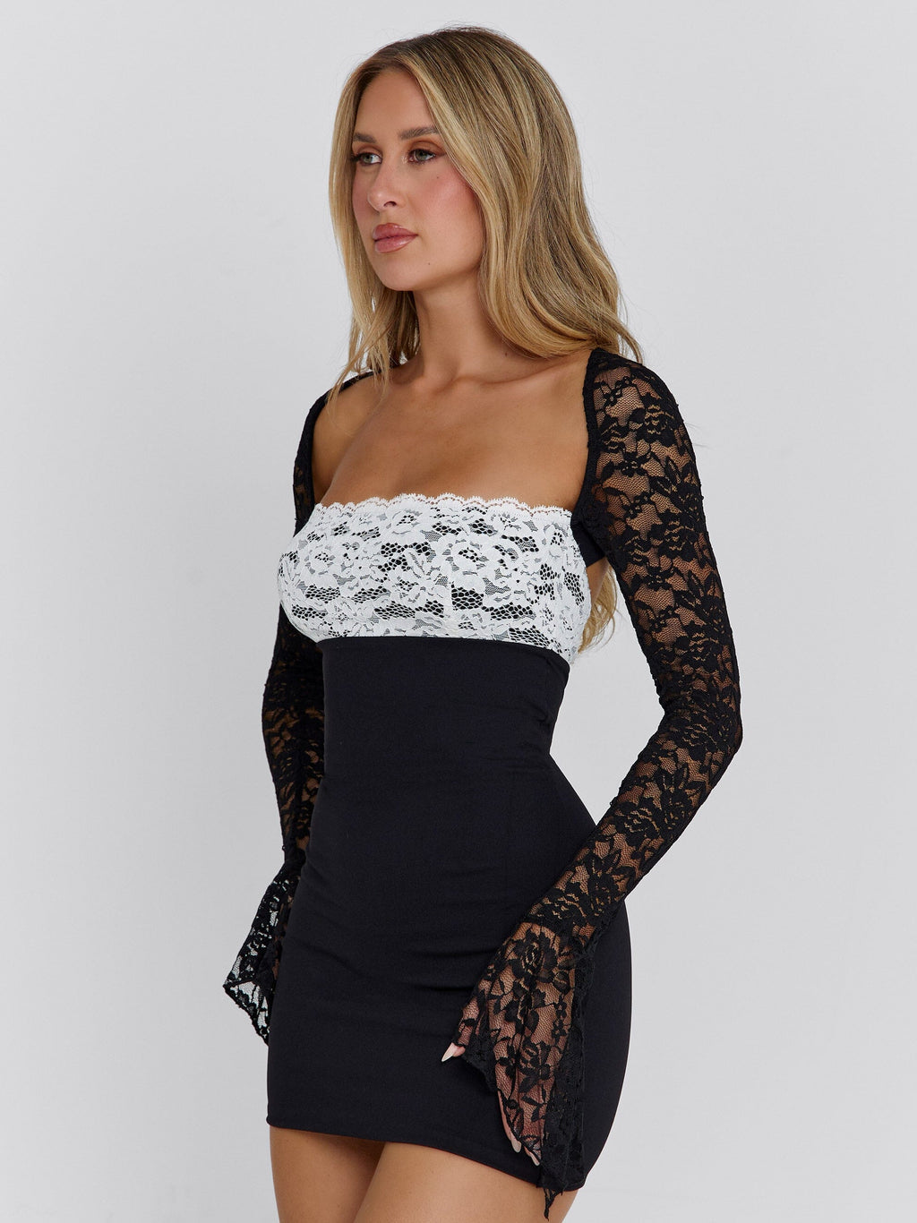 OMERA MINI DRESS BLACK WHITE